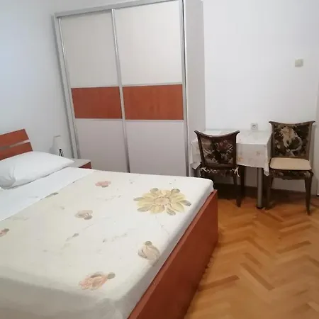 Guest house And Tomas