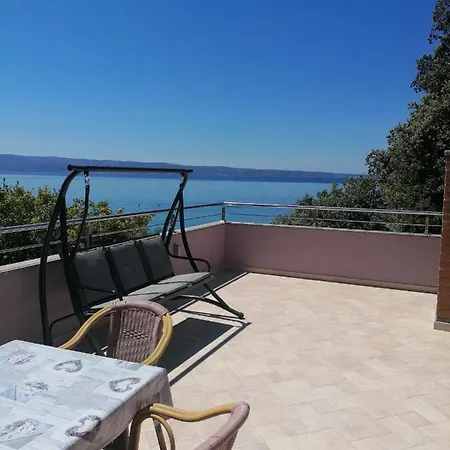 And Tomas Guest house
