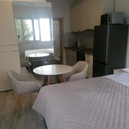 Guest house And Tomas Podstrana