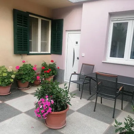 And Tomas Guest house