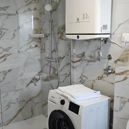 托马斯公寓及客房酒店