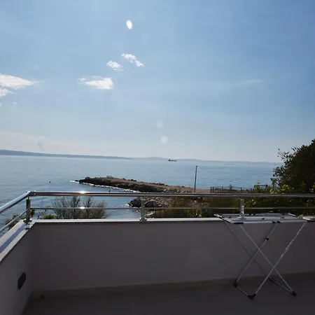 托马斯公寓及客房酒店 3* 珀德垂那