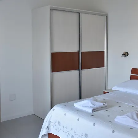 托马斯公寓及客房酒店 招待所 3*