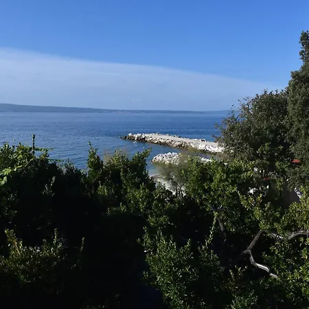 托马斯公寓及客房酒店 3* 珀德垂那