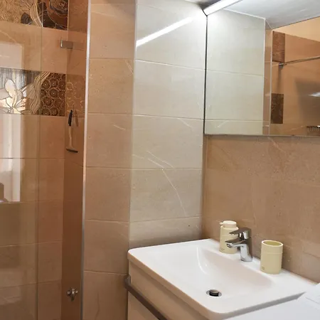 托马斯公寓及客房酒店