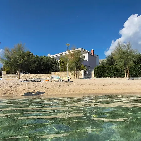 托马斯公寓及客房酒店