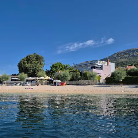 托马斯公寓及客房酒店 招待所 珀德垂那