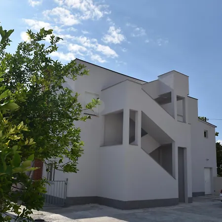 托马斯公寓及客房酒店 招待所