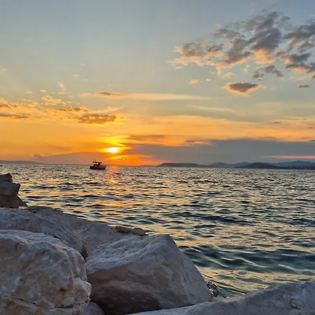 托马斯公寓及客房酒店 招待所 珀德垂那