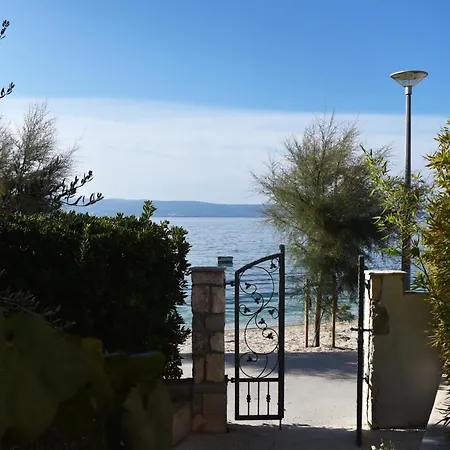 托马斯公寓及客房酒店