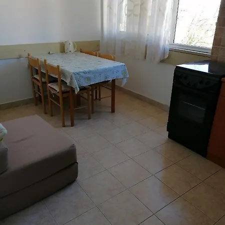 Guest house And Tomas Podstrana