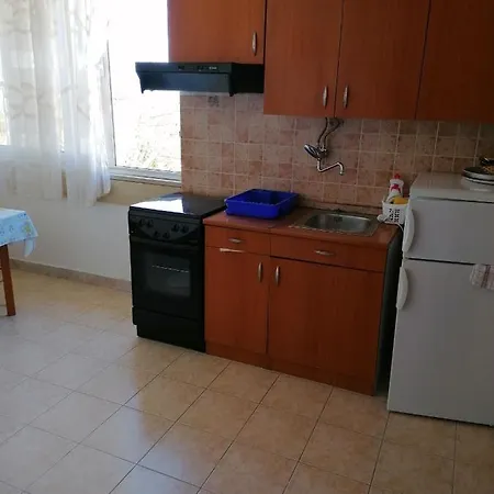 Guest house And Tomas